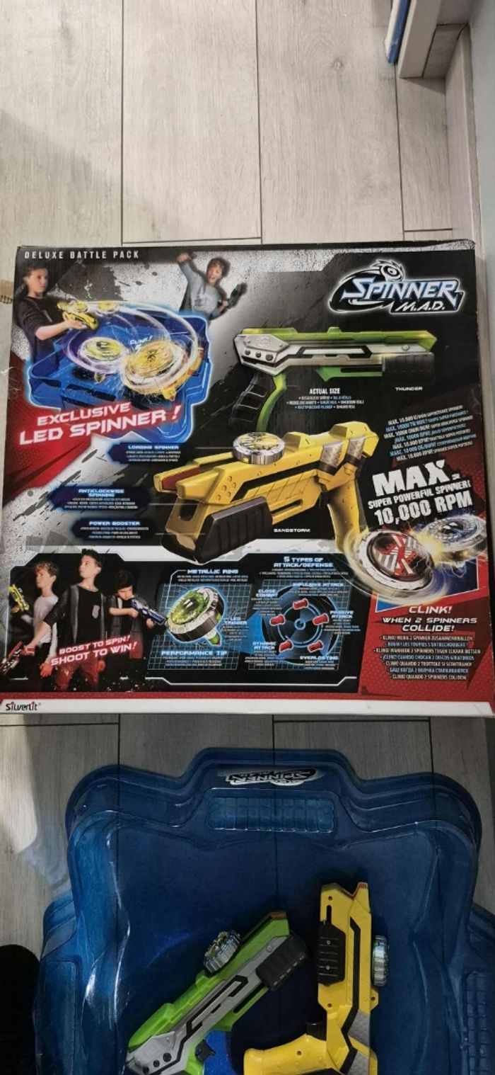 Spinner mad deluxe avec  2 gun 2 toupies et arène