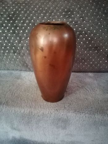 Petit vase en cuivre