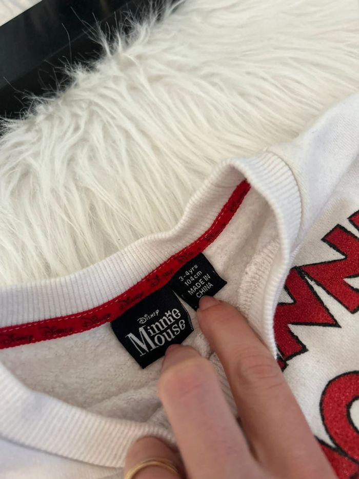 Très beau pull minnie 🥰 Disney taille 3-4 ans - photo numéro 2