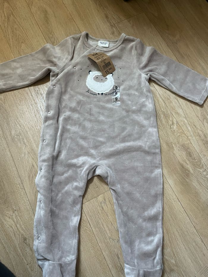 2 pyjamas neufs taille 9 mois - photo numéro 2
