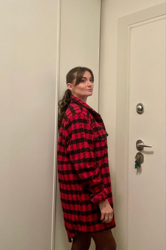 Surchemise / manteau à carreaux rouge et noir – excellent état - photo numéro 3