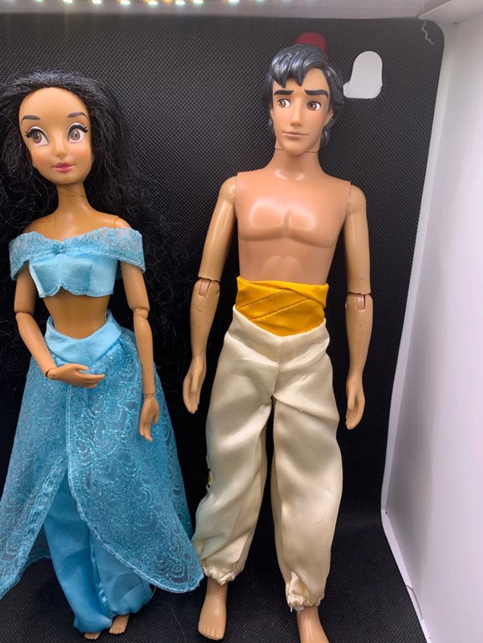 Poupées disneystore aladdin et Jasmine - photo numéro 2