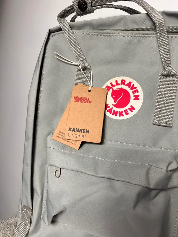 Sac à dos gris fjällraven. - photo numéro 2