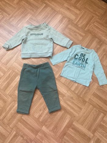 Ensemble 3 pièces t-shirt + sweat + pantalon vert taille 12 mois Kiabi