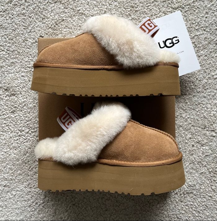 Mules fourrées UGG Funkette - Taille 37 - Neuves - photo numéro 2