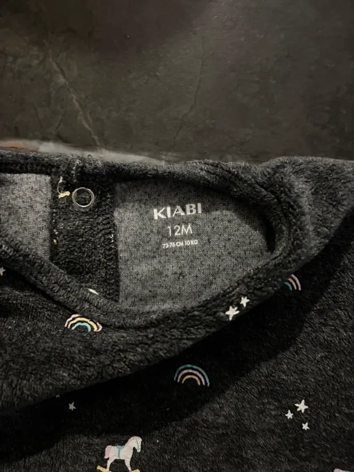 Pyjama velours gris Kiabi – 12 mois - photo numéro 2