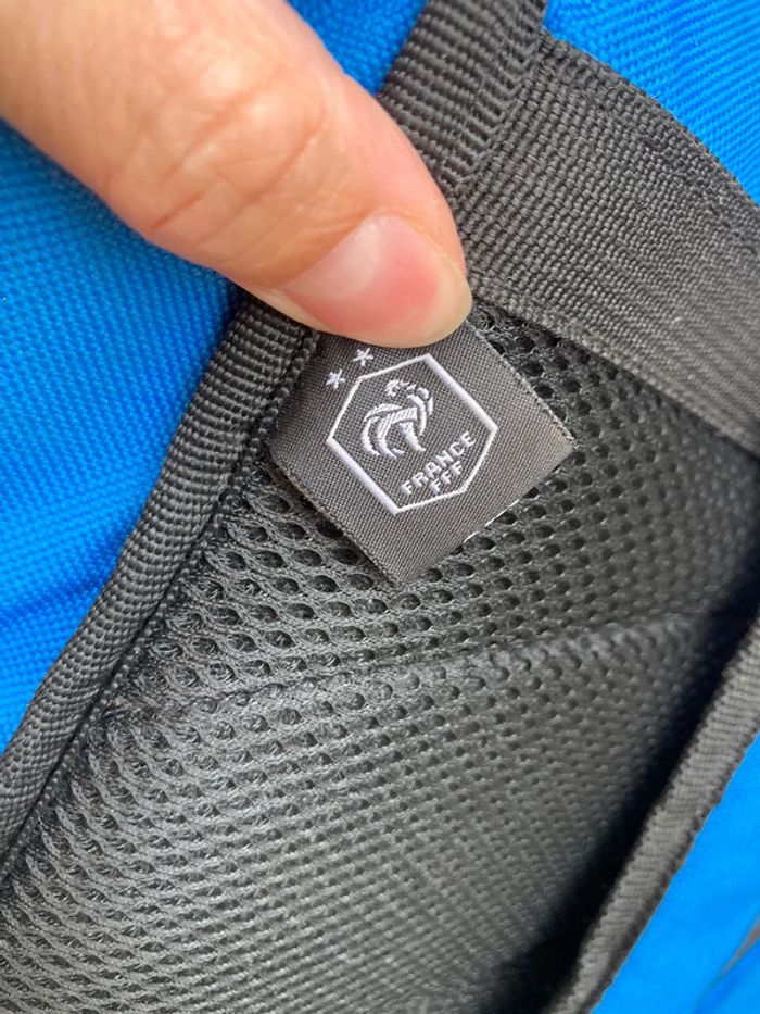 Cartable foot FFF France 2 étoiles écolier primaire rouge bleu - photo numéro 5