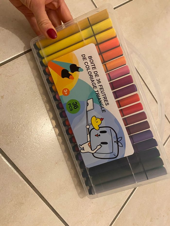 Lot de 36 feutres de coloriage boîte valise - photo numéro 3