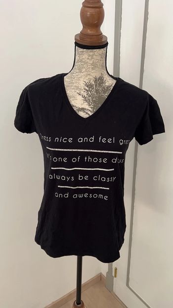 Haut noir avec strass