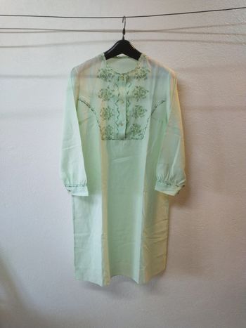 Chemise de nuit verte taille 38 40