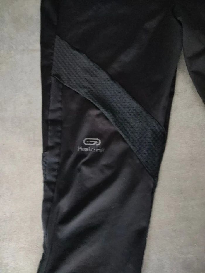 Leggings de sport Decathlon taille 34 noir et vert avec poche - photo numéro 7