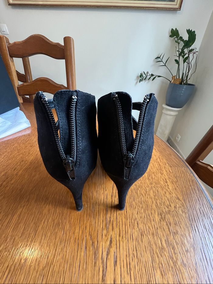 Talons noirs - photo numéro 3