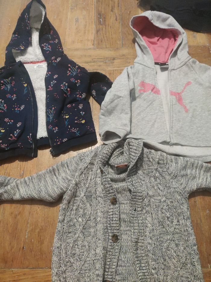 Lot 3 vestes 24 mois