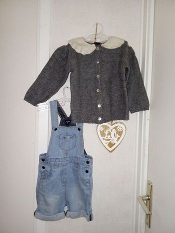 Lot de 2 vêtements bébé fille 18 mois hiver salopette et gilet gris col claudine marque Kiabi