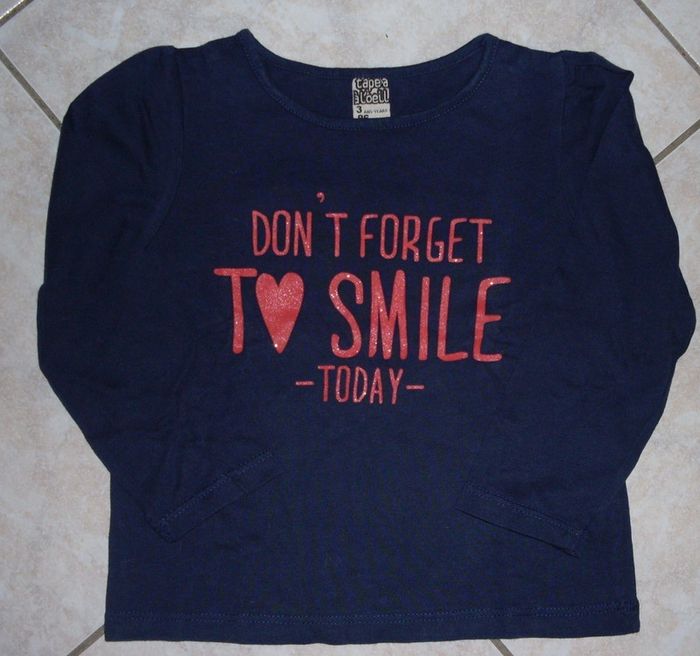 tee-shirt tape à l'oeil 3 ans état neuf