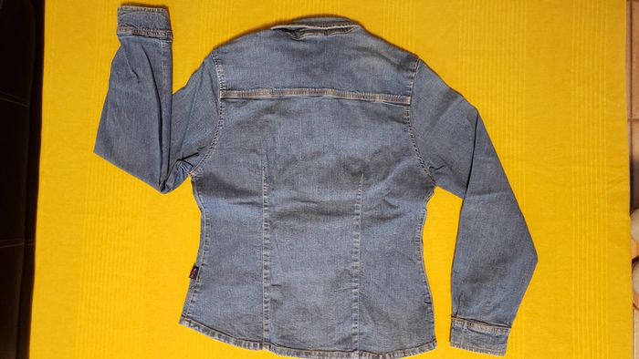 Chemise en jean stretch bleu cintrée à la taille - photo numéro 3
