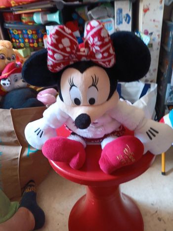 Peluche minnie Noël 2015 de disnzy store pas de vinted go