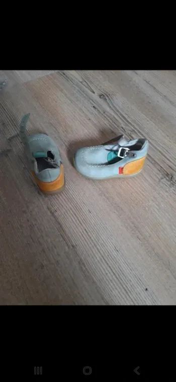 Chaussures Kickers bébé cuir Pointure 18