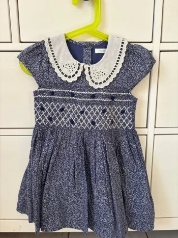 Robe à smock et broderie