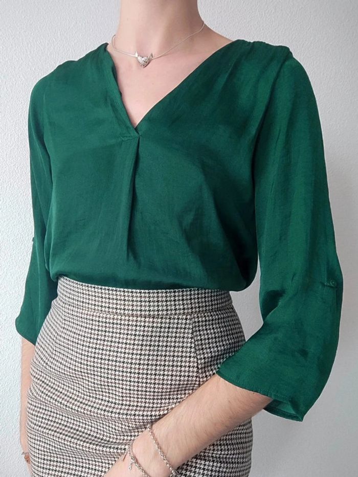 Blouse satin col V 3/4 vert sapin Stradivarius 36/S à 38/M