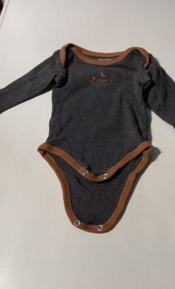 Lot 2 bodies Kiabi - photo numéro 5