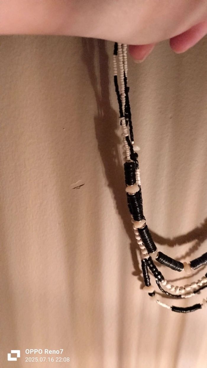 Collier noir et blanc - photo numéro 3