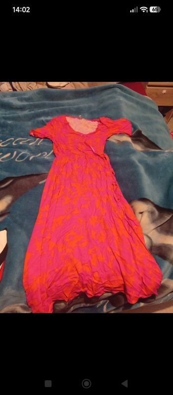 Une robe rose 