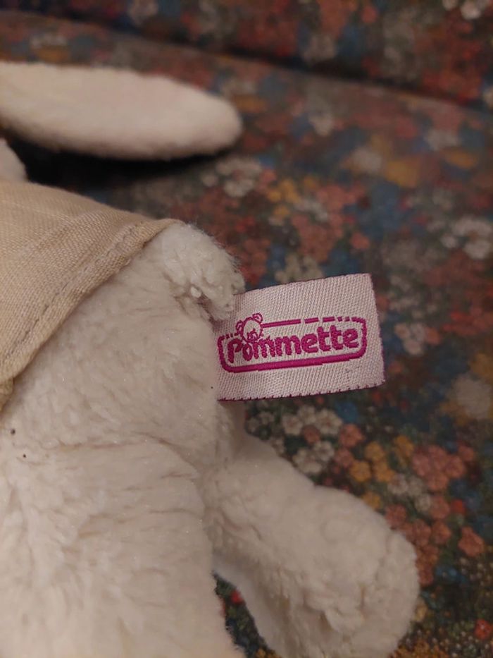 Pommette - doudou lapin blanc avec son mouchoir - photo numéro 6