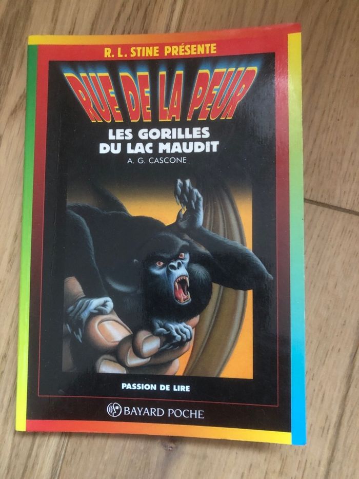 R.L Stine presente rue de la peur - Les gorilles du lac maudit