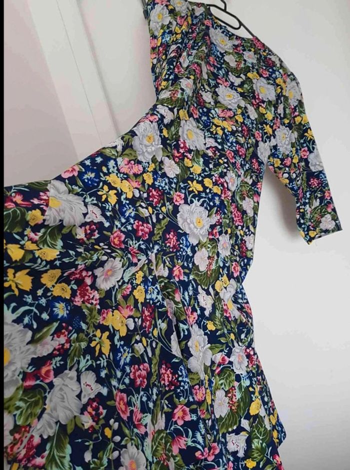 Robe fleurie vintage  taille  40 42 - photo numéro 4
