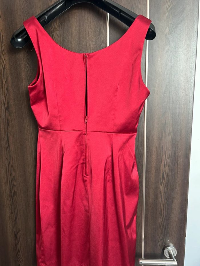 Robe rouge satinée - photo numéro 2