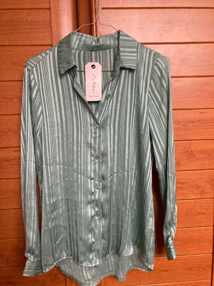 Très belle chemise femme M neuve