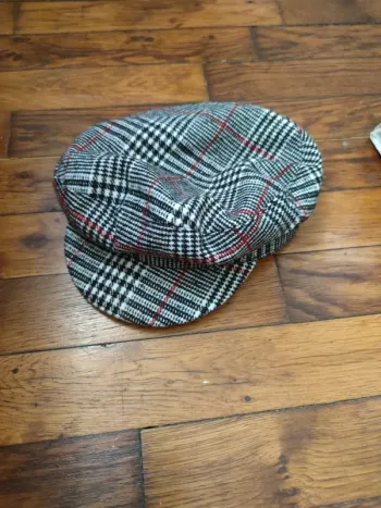 Chapeaux