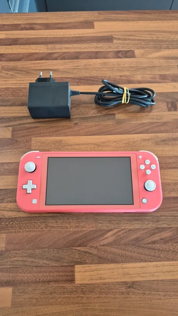 Console Nintendo switch lite "Couleur corail"