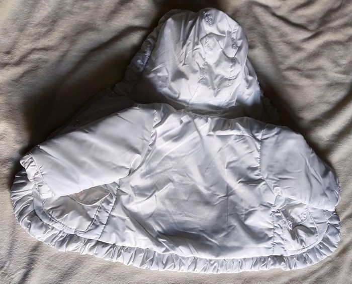 Manteau d'hiver blanc à capuche 6 mois - photo numéro 5