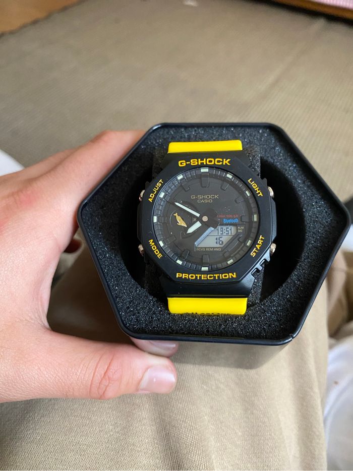 Montre G Shock jaune noire
