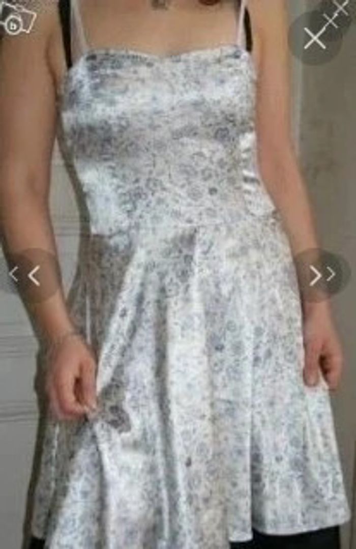 Robe d'été neuve satinée t 36