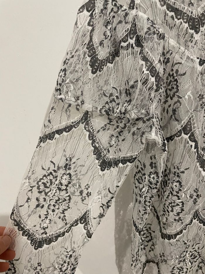 Haut en dentelle - photo numéro 6