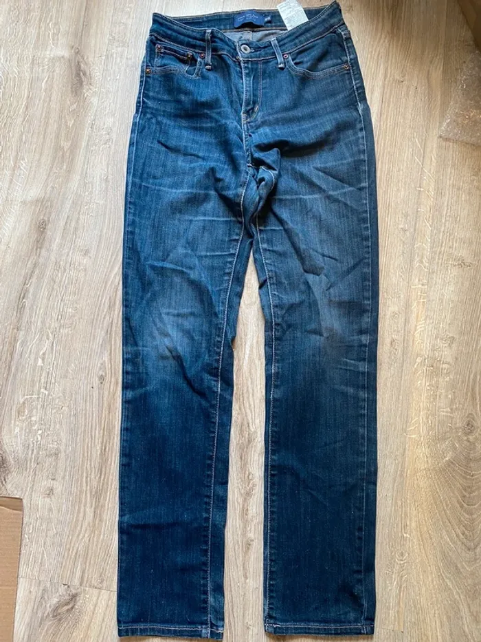 Jean Levi’s bleu taille w26 l32 - photo numéro 4
