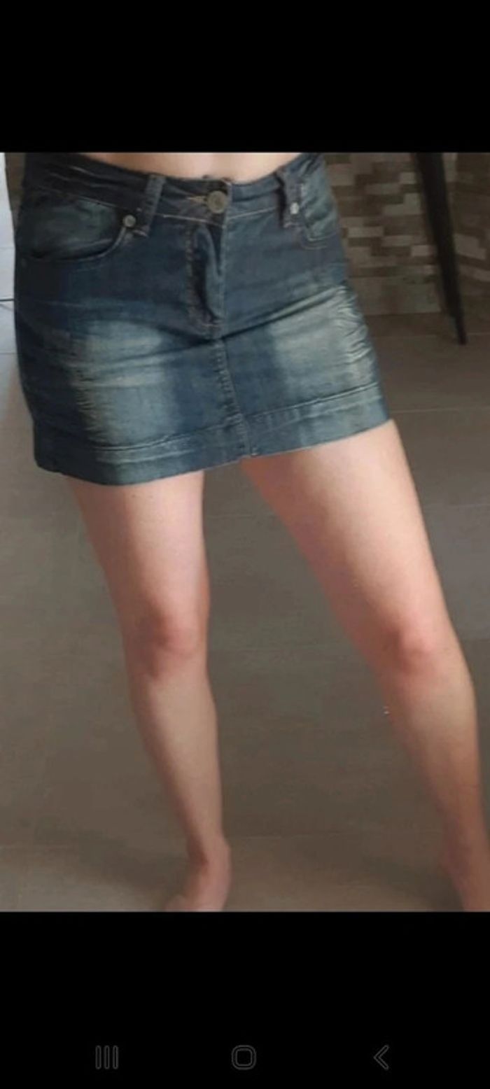 Mini-jupe en jean Jennyfer taille 34 - photo numéro 2