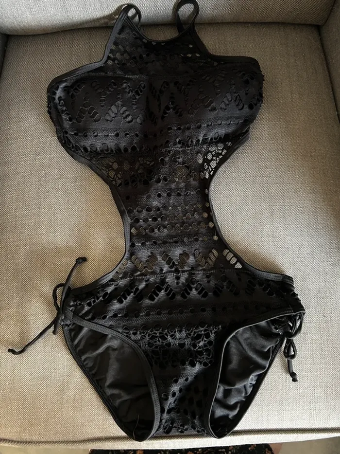 Maillot de bain taille S - photo numéro 2