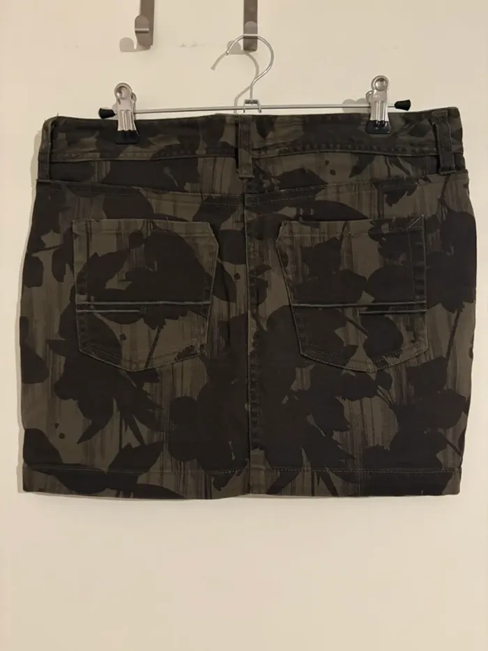 Jupe imprimé camouflage fleuri – Taille S - photo numéro 2