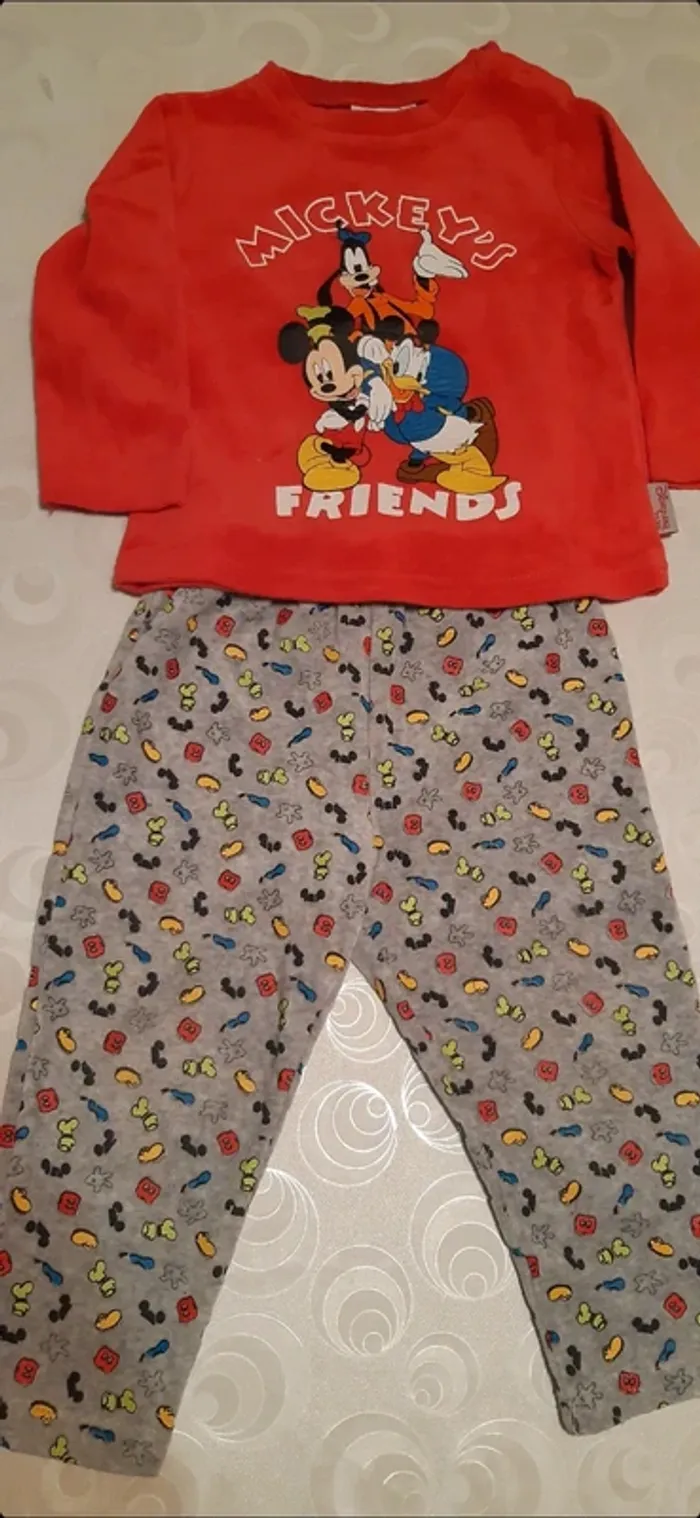 Pyjama Mickey 2 pièces de Disneyland 18 mois - photo numéro 2