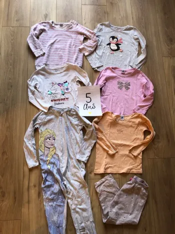 Lot pyjamas 5ans