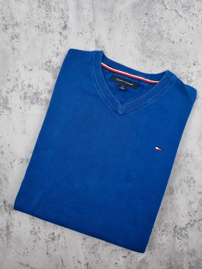 Pull col V Tommy Hilfiger bleu – Taille M Femme (mesures en photo)