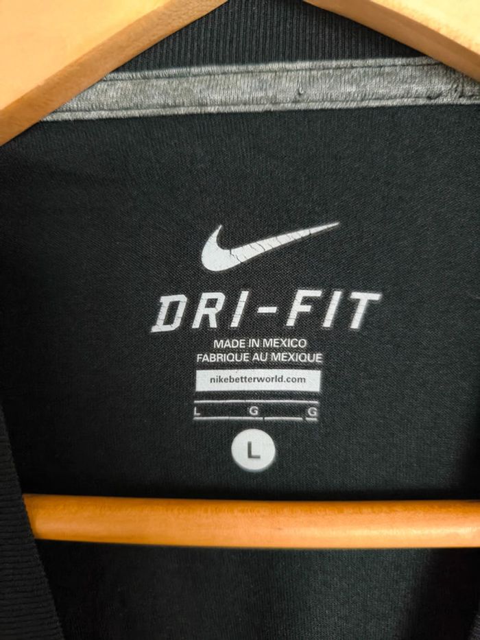 Tee shirt noir Nike taille L - photo numéro 3