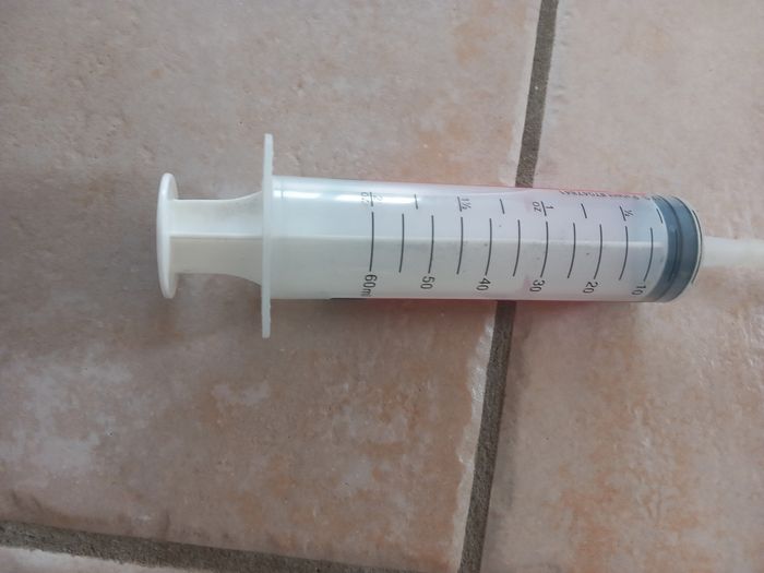 Seringue  liquide préventif vélo - photo numéro 3