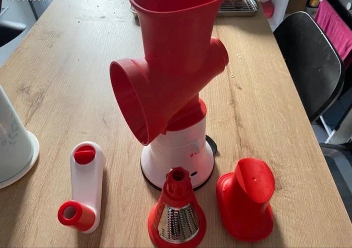 Adapatachef avec cône à râpé Tupperware - photo numéro 3