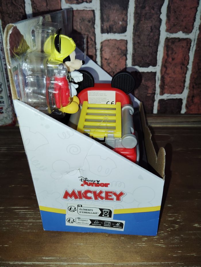 Véhicule pompier Mickey - photo numéro 2