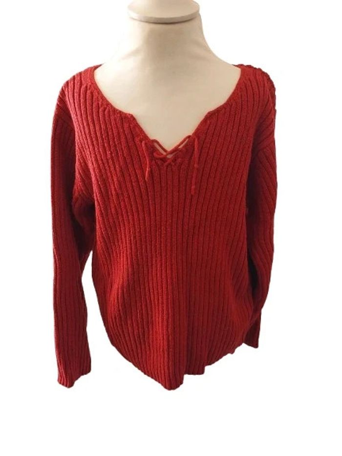 Joli pull rouge taille  8 ans